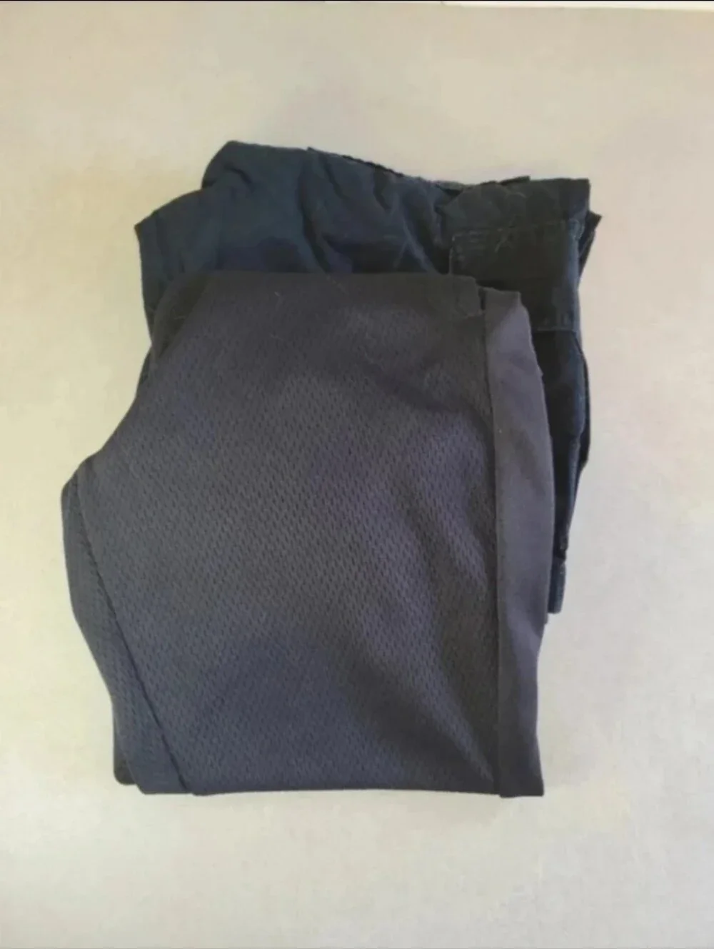 Lot of (2) items BOYS CARGO SHORTS Sz. 8/adjustable waist & BOYS ATHLETIC PANTS